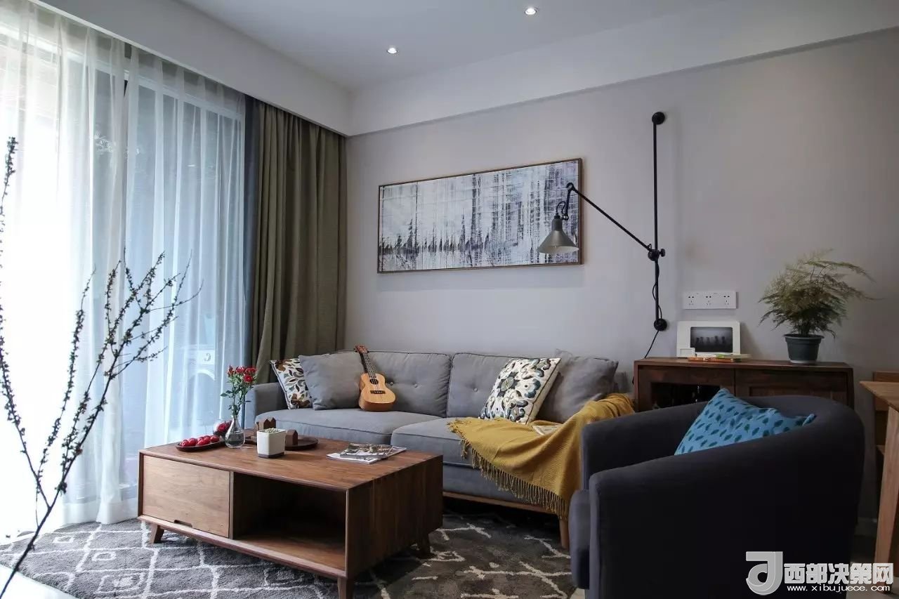 沙發(fā)背景墻選對(duì)裝飾畫，才能美了整個(gè)客廳空間！