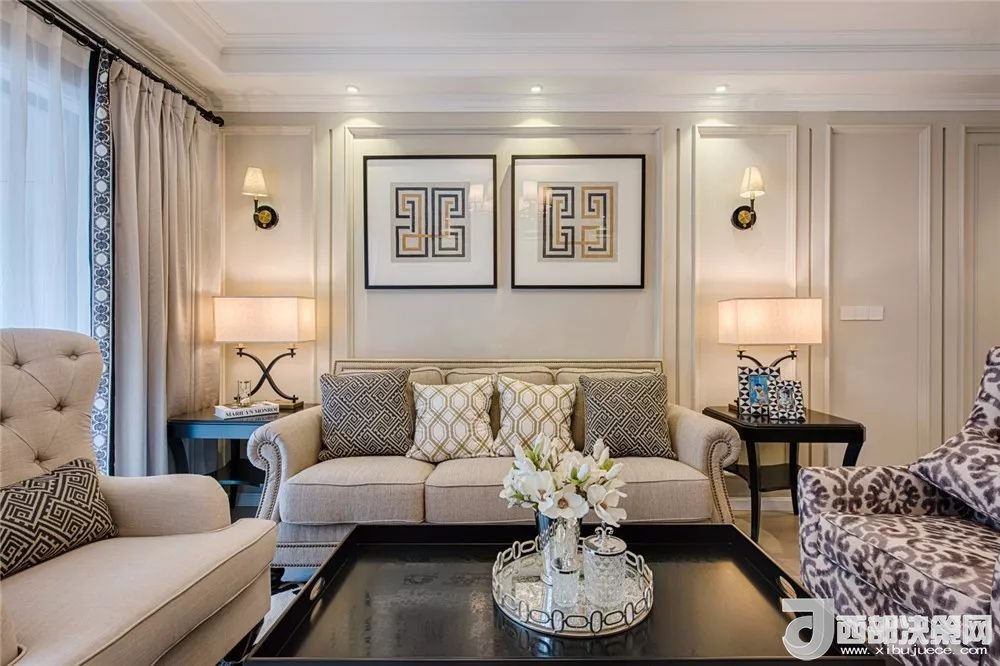 沙發(fā)背景墻選對(duì)裝飾畫，才能美了整個(gè)客廳空間！