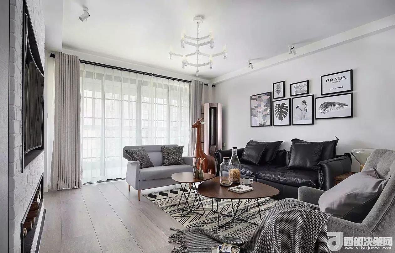 沙發(fā)背景墻選對(duì)裝飾畫，才能美了整個(gè)客廳空間！