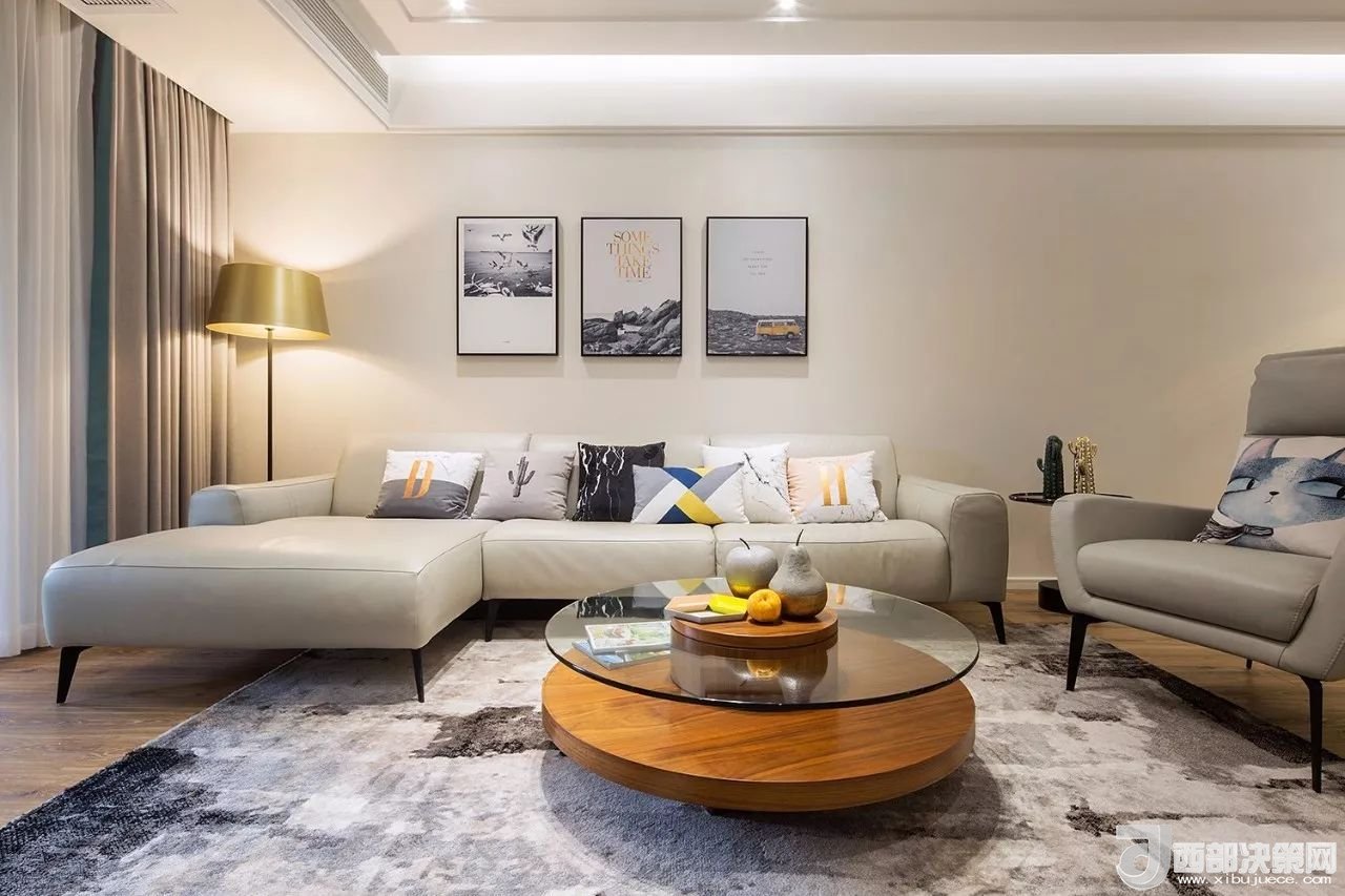 沙發(fā)背景墻選對(duì)裝飾畫，才能美了整個(gè)客廳空間！