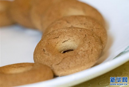 (專發(fā)新華網(wǎng)西藏頻道)西藏:青稞精深加工產(chǎn)業(yè)助力脫貧攻堅(jiān)(1)