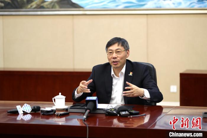 近日，全國人大代表、浪潮集團董事長兼CEO孫丕恕接受媒體采訪。浪潮集圖供圖