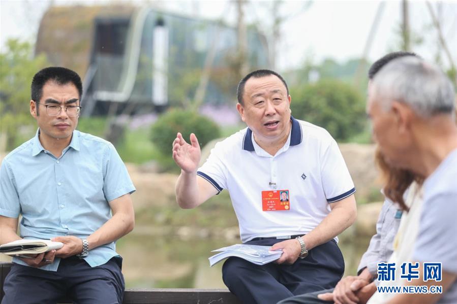 （新華全媒頭條·兩會(huì)精神看落實(shí)·圖文互動(dòng)）（2）整體謀劃、系統(tǒng)升級(jí)、全面提升——落實(shí)全國(guó)兩會(huì)精神織牢織密公共衛(wèi)生防護(hù)網(wǎng)