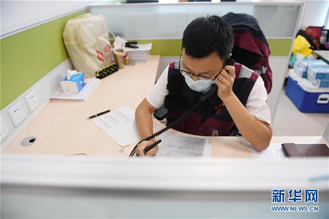 （新華全媒頭條·圖文互動(dòng)）（2）首都再戰(zhàn)“疫”，難忘40天——寫在北京應(yīng)急響應(yīng)級(jí)別降級(jí)之際