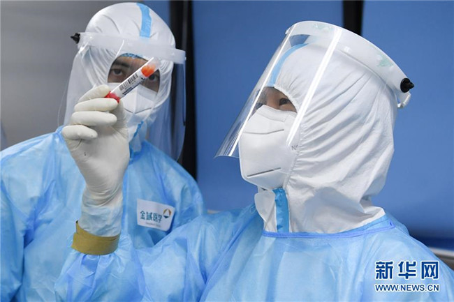 （新華全媒頭條·圖文互動(dòng)）（10）首都再戰(zhàn)“疫”，難忘40天——寫在北京應(yīng)急響應(yīng)級(jí)別降級(jí)之際 