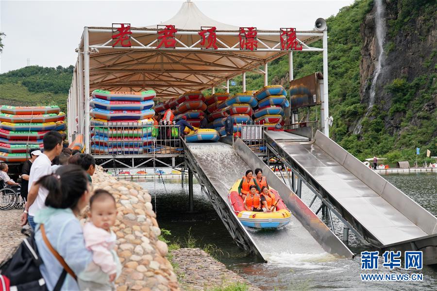 （新華全媒頭條·走向我們的小康生活·圖文互動(dòng)）（6）長(zhǎng)城腳下，小康村串成“珍珠鏈”