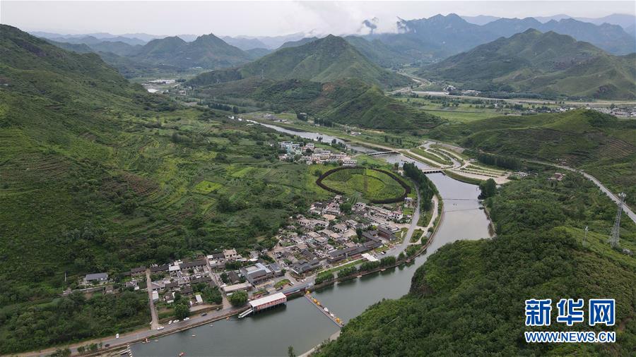 （新華全媒頭條·走向我們的小康生活·圖文互動(dòng)）（5）長(zhǎng)城腳下，小康村串成“珍珠鏈”