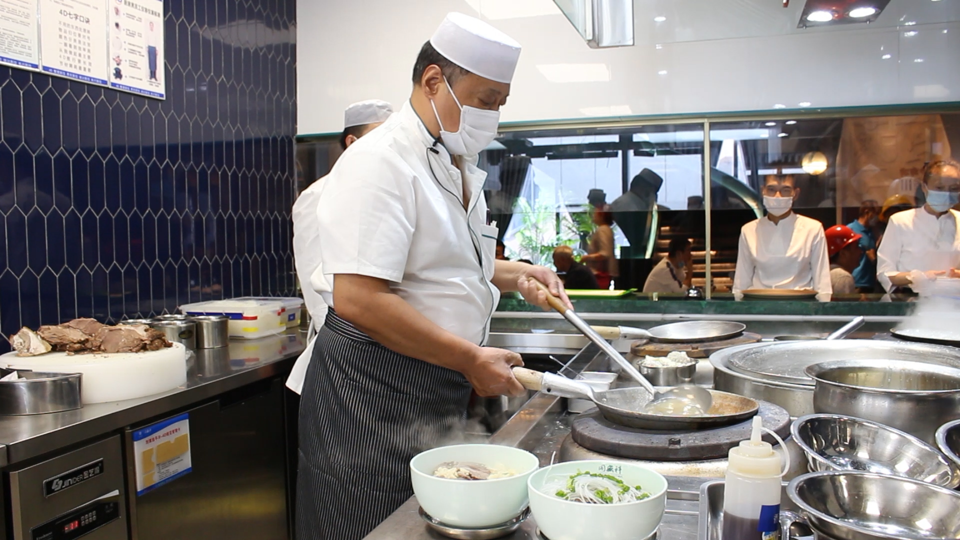 【陜菜大師和他們的拿手菜】烏平：“知足者常樂，食客愛吃我做的牛羊肉泡饃，就是我最大的滿足”_fororder_圖片7