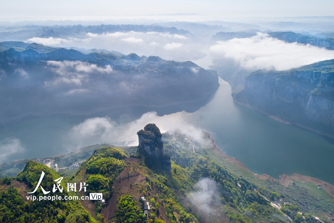 2022年4月3日拍攝的貴州省黔西市新仁苗族鄉(xiāng)境內(nèi)的烏江一級支流六沖河。