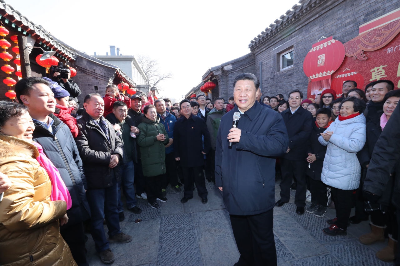 2019年2月1日，習近平總書記在前門東區(qū)草廠四條胡同給大家拜年，并向全國各族人民致以新春祝福。