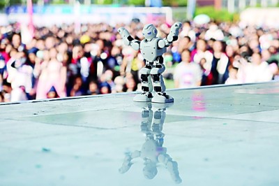 激勵(lì)創(chuàng)新，樹立“強(qiáng)國(guó)有我”鴻鵠志