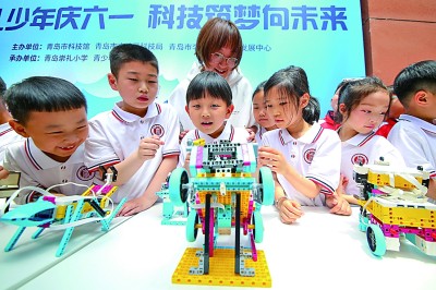 激勵(lì)創(chuàng)新，樹立“強(qiáng)國(guó)有我”鴻鵠志